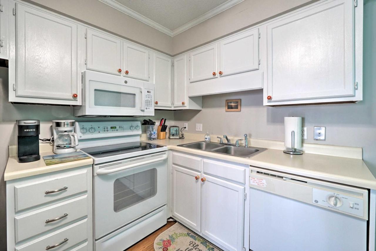 Condo With Balcony And Pool Walk To 2 Beach Accesses! Carolina Beach Ngoại thất bức ảnh